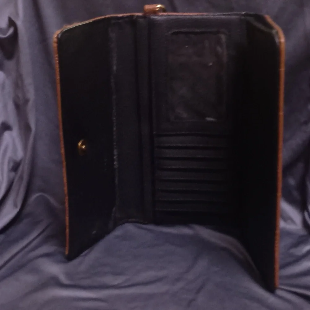 Steve Madden Wristlet Wallet. Used, some flaws but excellent utility and brand - Picture 4 of 4